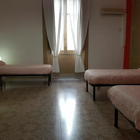Jonathan & Hostel Palermo